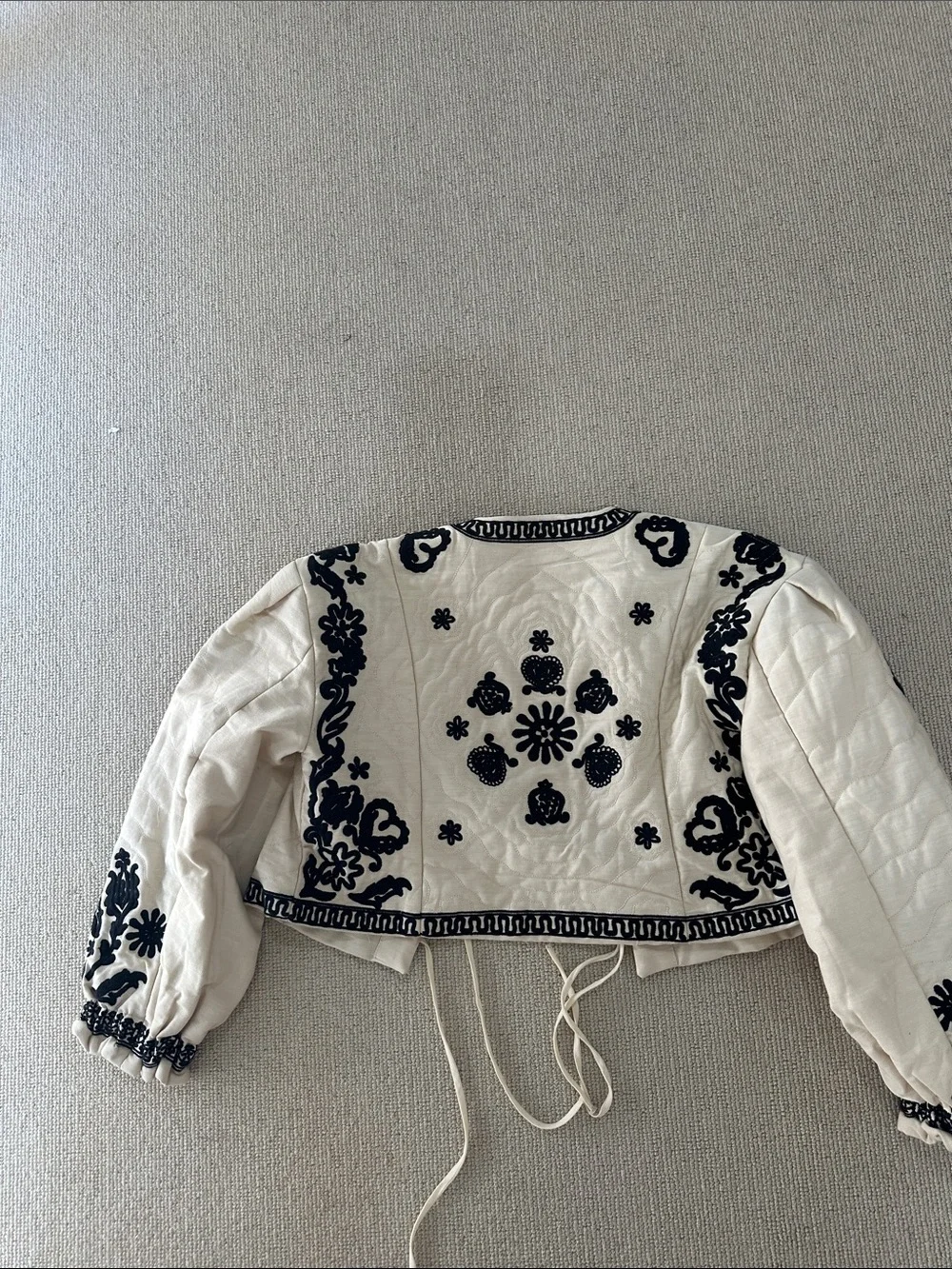 Free People Cream Cropped Jacket with Navy Floral Embroidery xsmall - Picture 4 of 4